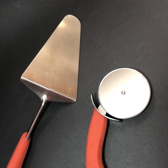 Piecraft pizza spatula and rotary slicer - Picture 4 of 5